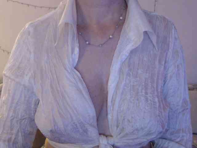 goodSnowQueen webcam