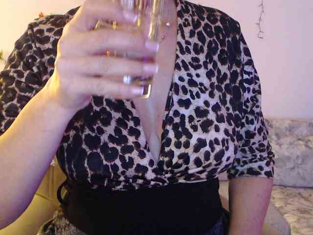 goodSnowQueen webcam