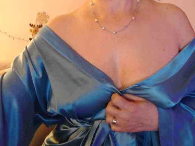 goodSnowQueen webcam