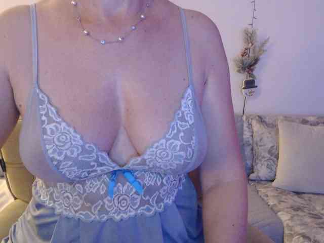 goodSnowQueen webcam