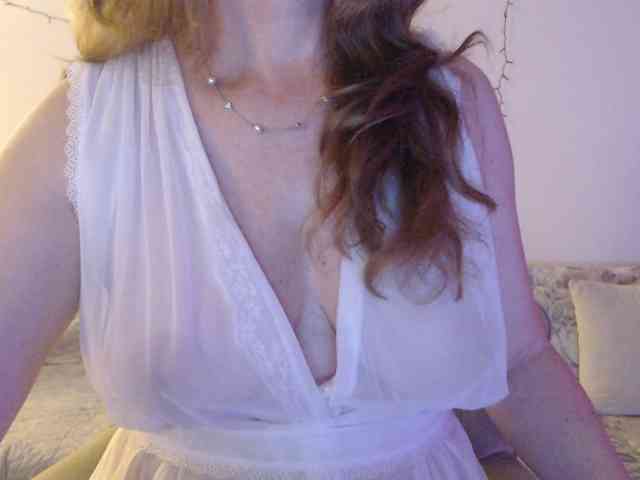 goodSnowQueen webcam