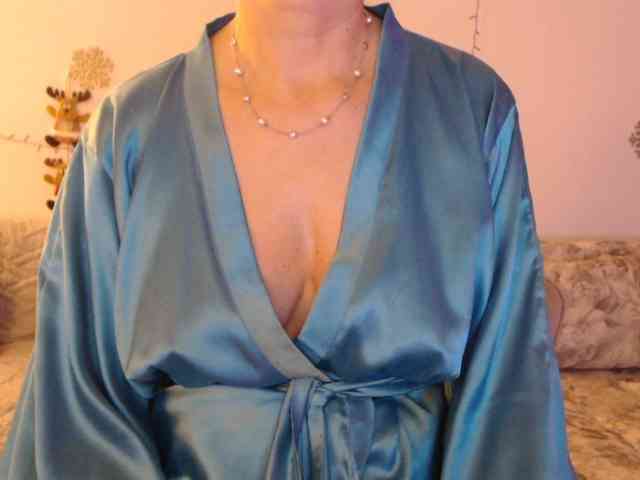 goodSnowQueen webcam