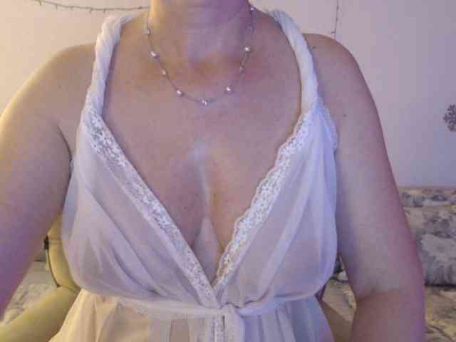 goodSnowQueen webcam