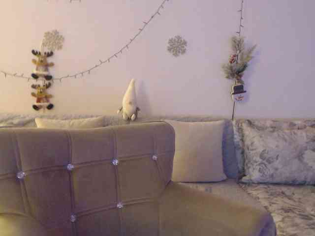 goodSnowQueen webcam