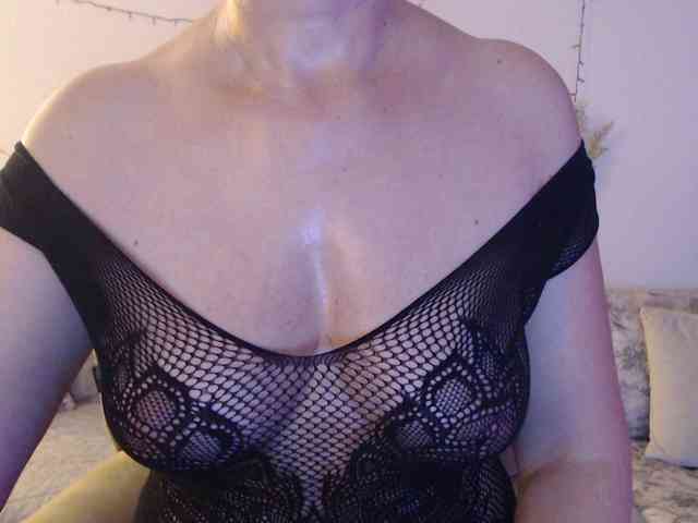 goodSnowQueen webcam