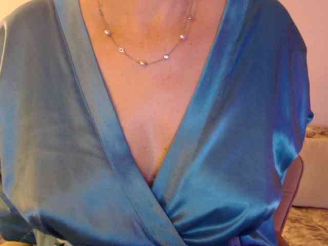 goodSnowQueen webcam