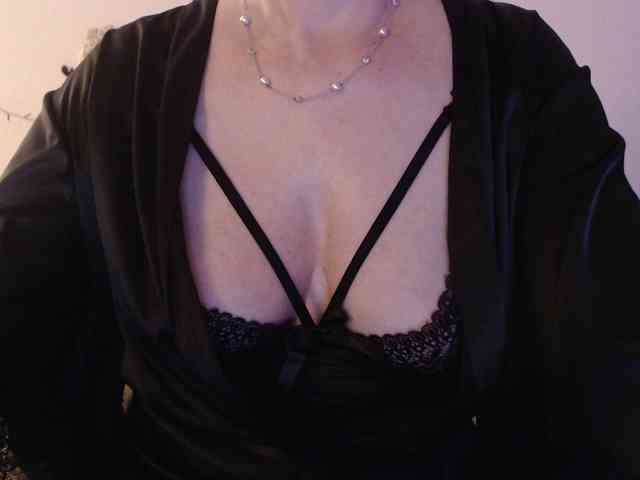 goodSnowQueen webcam