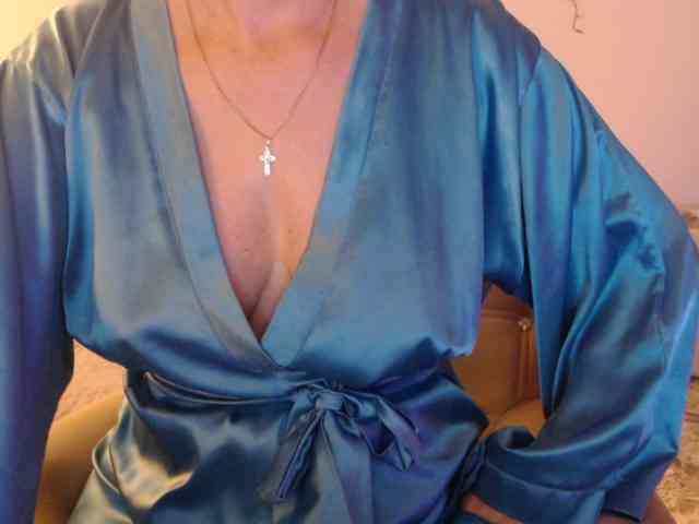 goodSnowQueen webcam