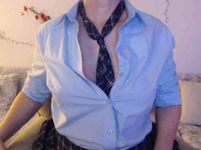 goodSnowQueen webcam