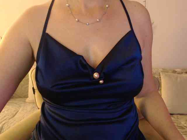 goodSnowQueen goodSnowQueen