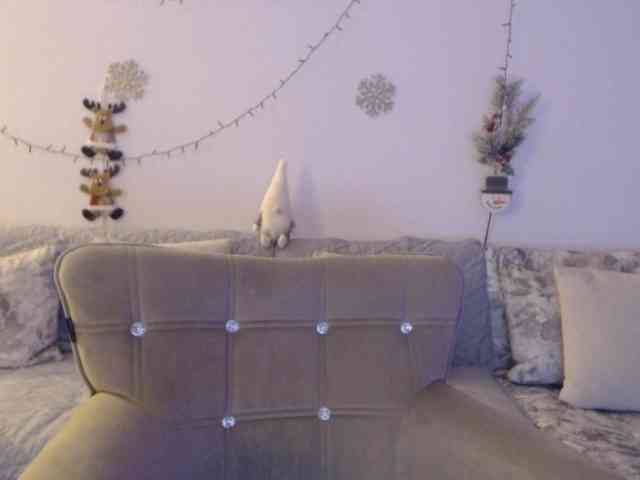 goodSnowQueen webcam