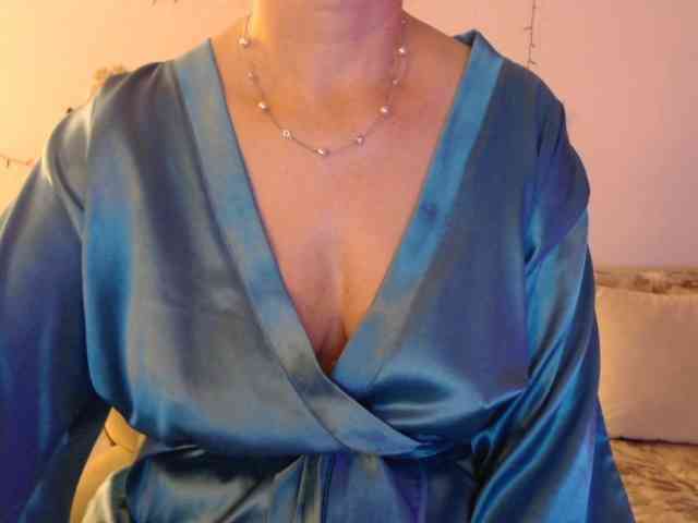 goodSnowQueen webcam