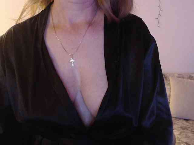 goodSnowQueen webcam