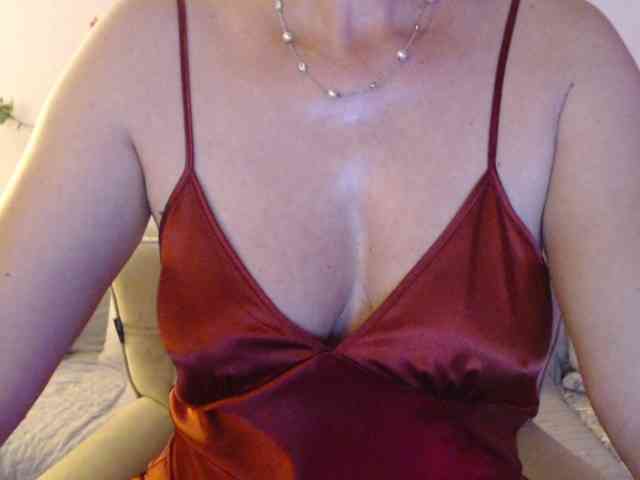 goodSnowQueen webcam