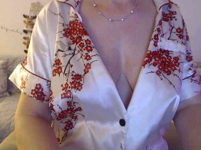 goodSnowQueen webcam