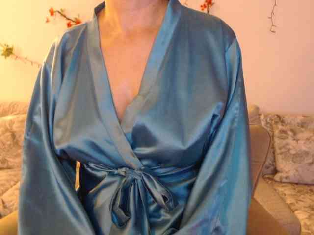goodSnowQueen webcam