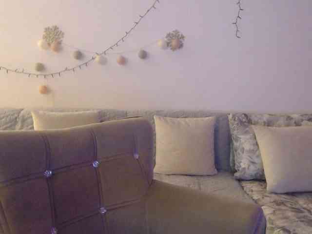 goodSnowQueen webcam