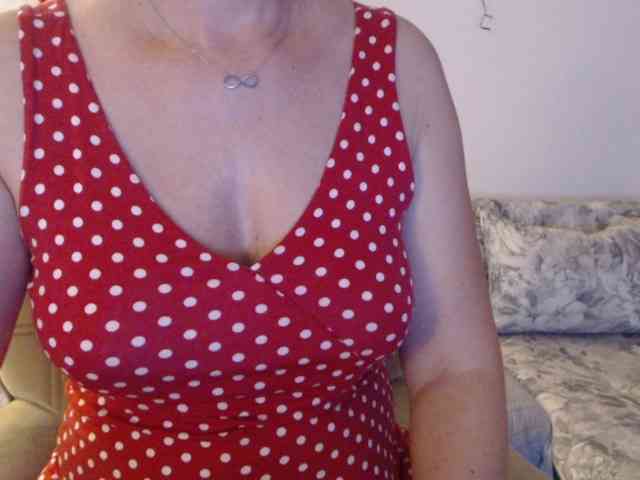 goodSnowQueen webcam