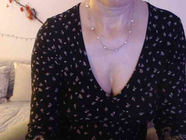 goodSnowQueen webcam