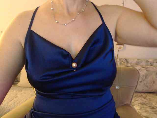 goodSnowQueen webcam