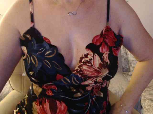 goodSnowQueen webcam