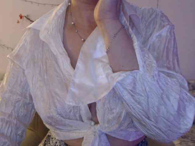 goodSnowQueen webcam