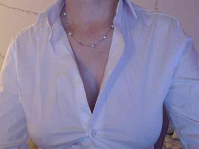 goodSnowQueen webcam