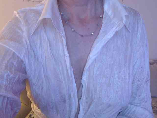 goodSnowQueen webcam