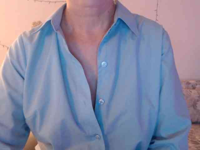 goodSnowQueen webcam