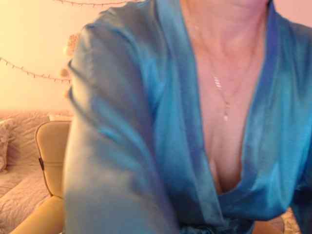 goodSnowQueen webcam