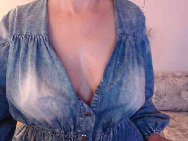 goodSnowQueen webcam