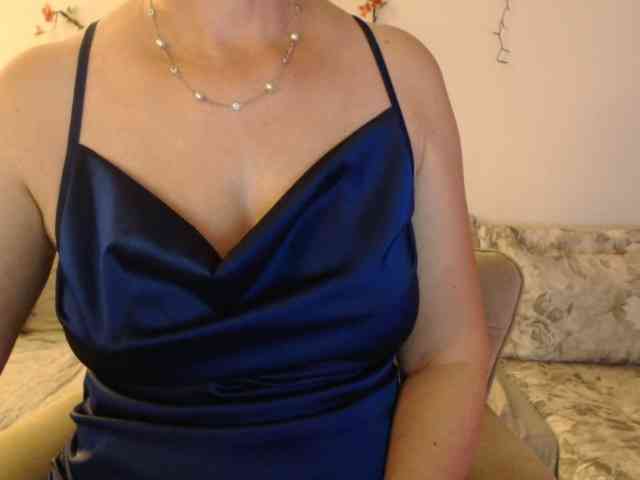 goodSnowQueen webcam