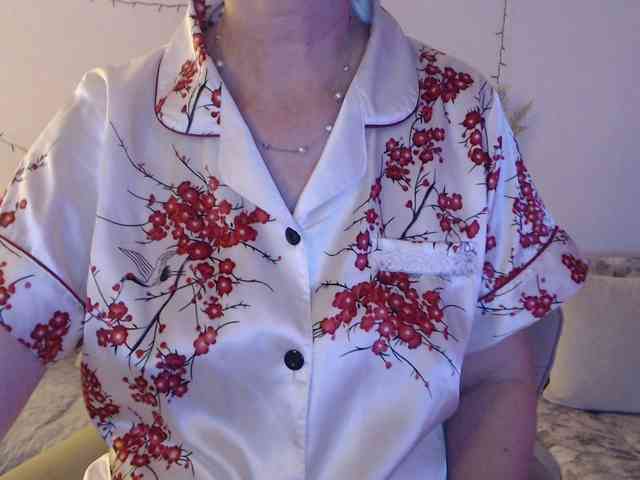 goodSnowQueen webcam