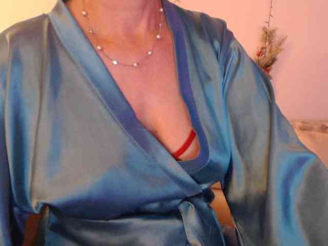 goodSnowQueen webcam