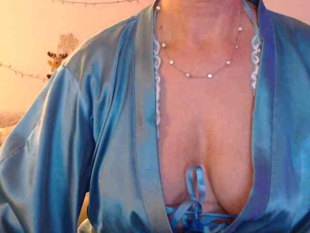 goodSnowQueen goodSnowQueen