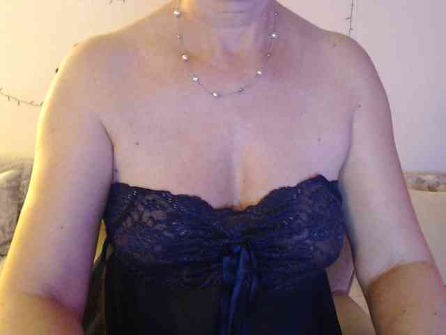 goodSnowQueen webcam