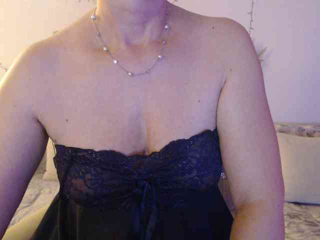 goodSnowQueen webcam