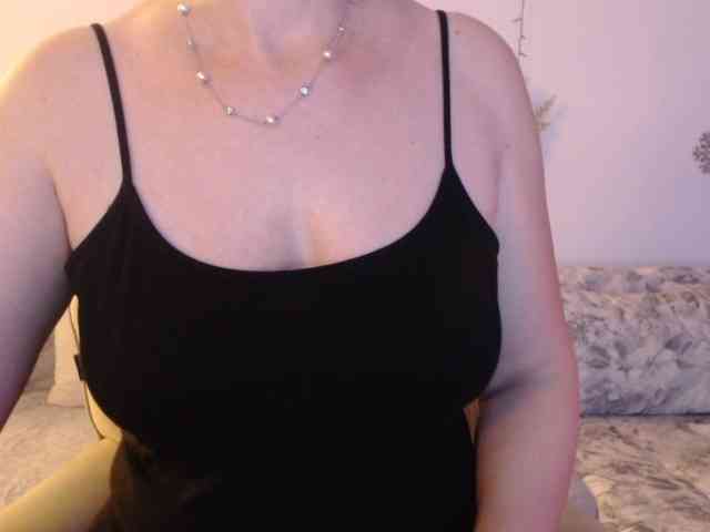 goodSnowQueen webcam