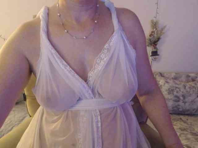 goodSnowQueen webcam