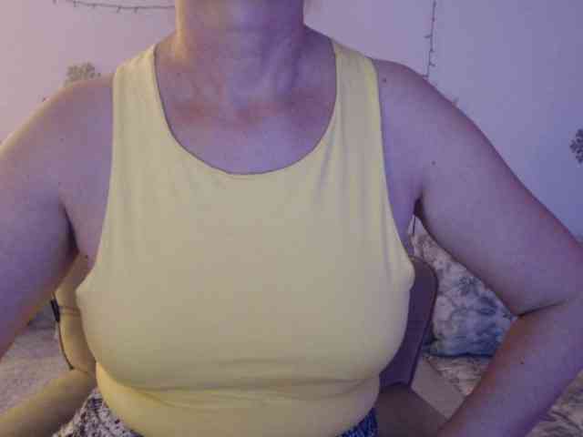 goodSnowQueen webcam