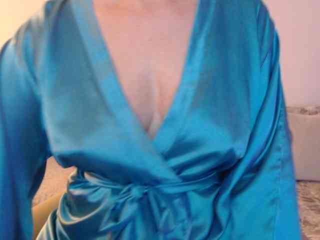 goodSnowQueen webcam