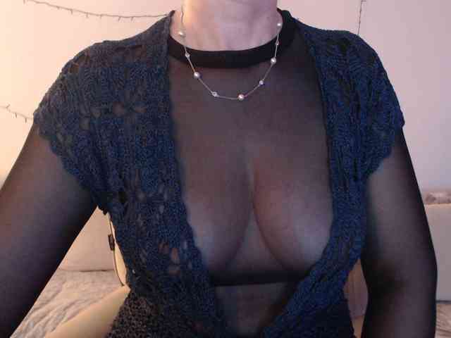 goodSnowQueen webcam