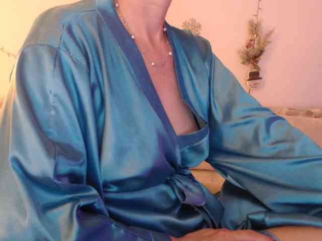 goodSnowQueen webcam