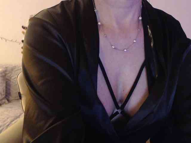 goodSnowQueen webcam