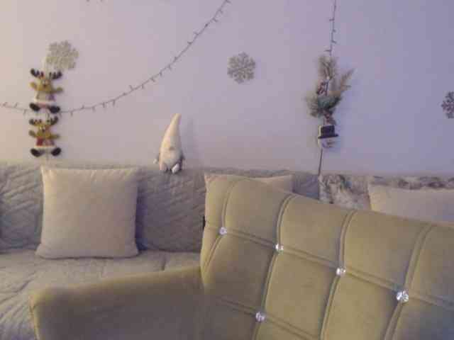 goodSnowQueen webcam