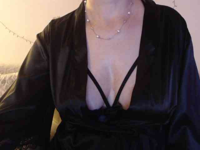 goodSnowQueen webcam