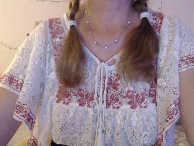 goodSnowQueen webcam