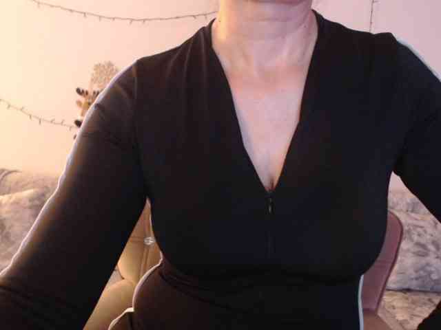 goodSnowQueen webcam