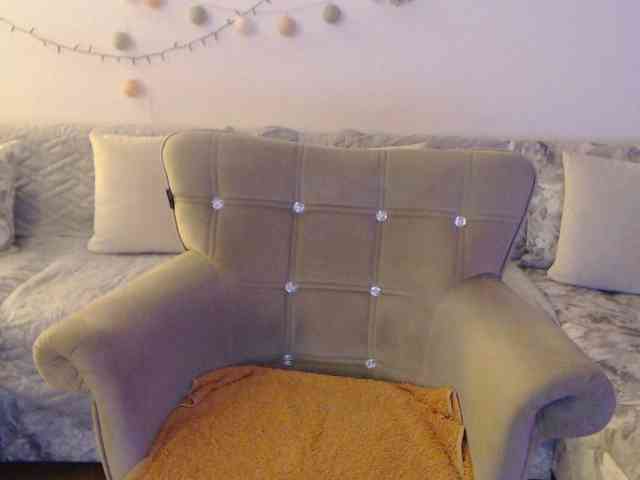 goodSnowQueen webcam