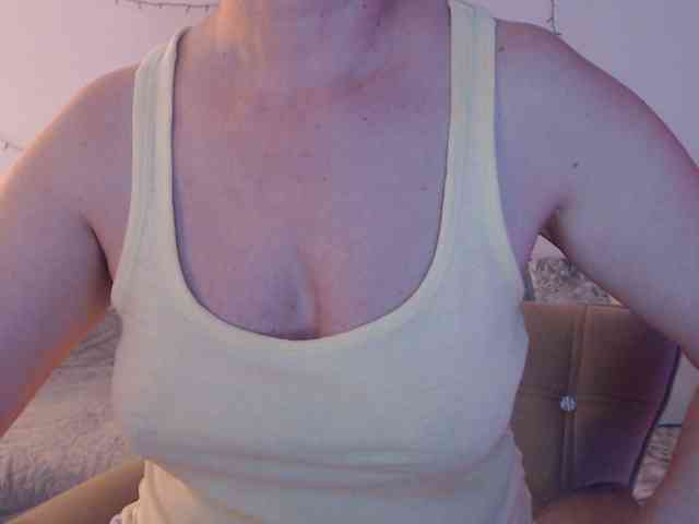 goodSnowQueen webcam